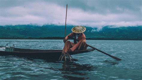 The Japanese Fisherman – A Dramatic Tale of Love and Loss on the High Seas!